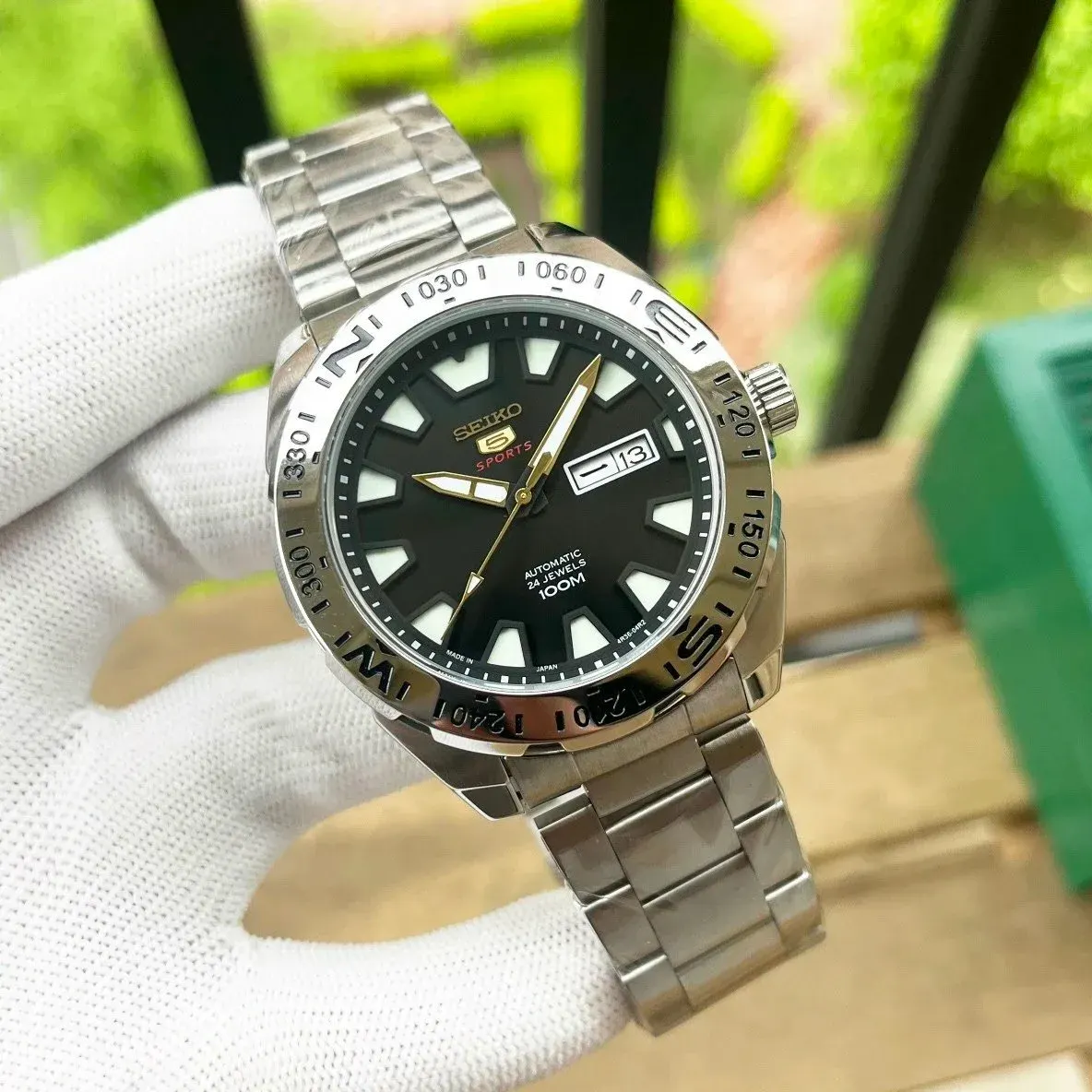 S3iko 5 Sports automatic watch with date display