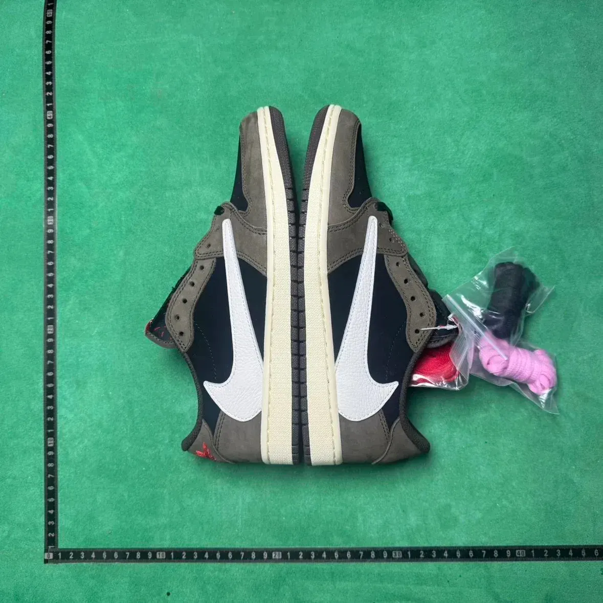 N!ke Air Jordan 1 Low Travis Scott Sneakers