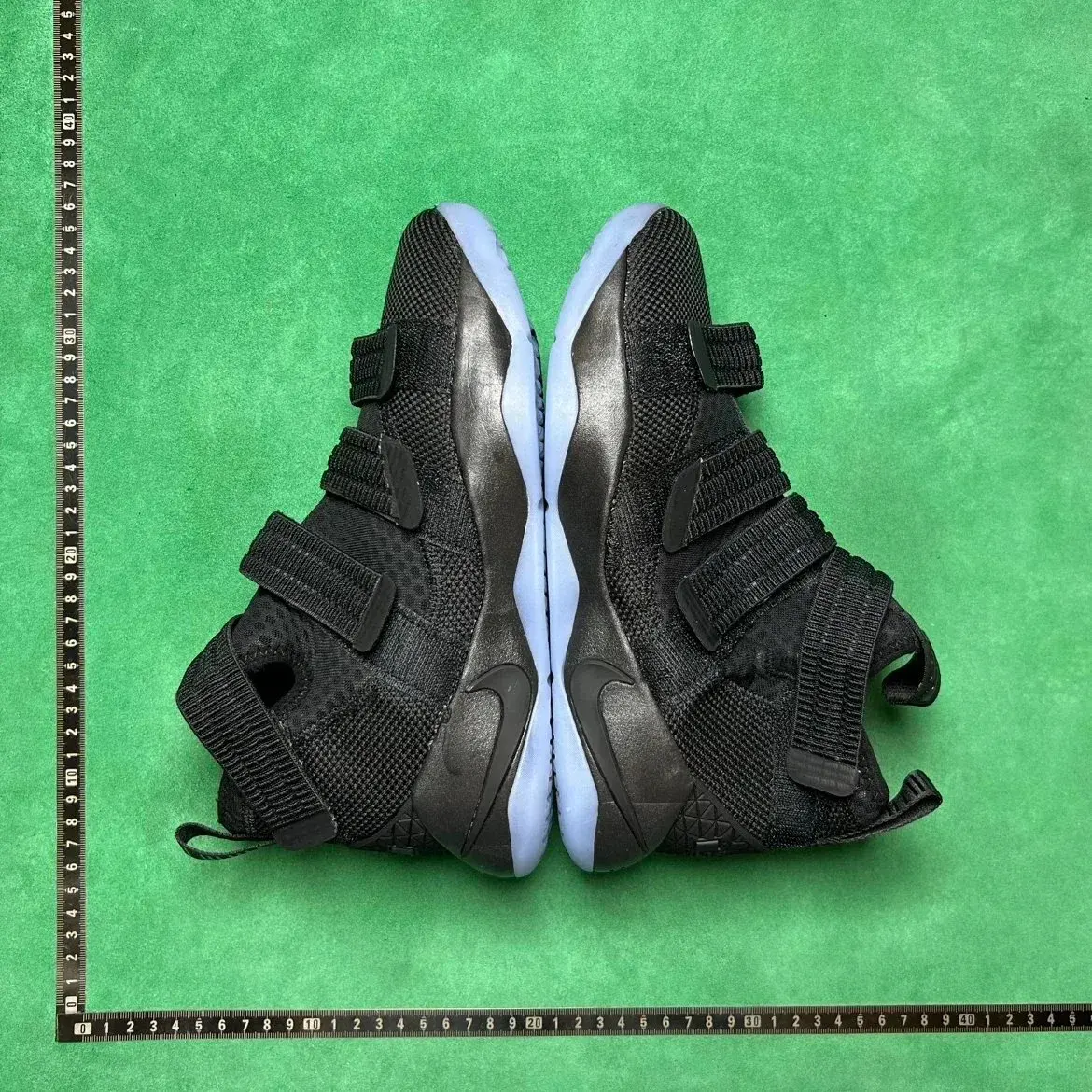 N!ke LeBron Soldier 11 Basketball Shoes