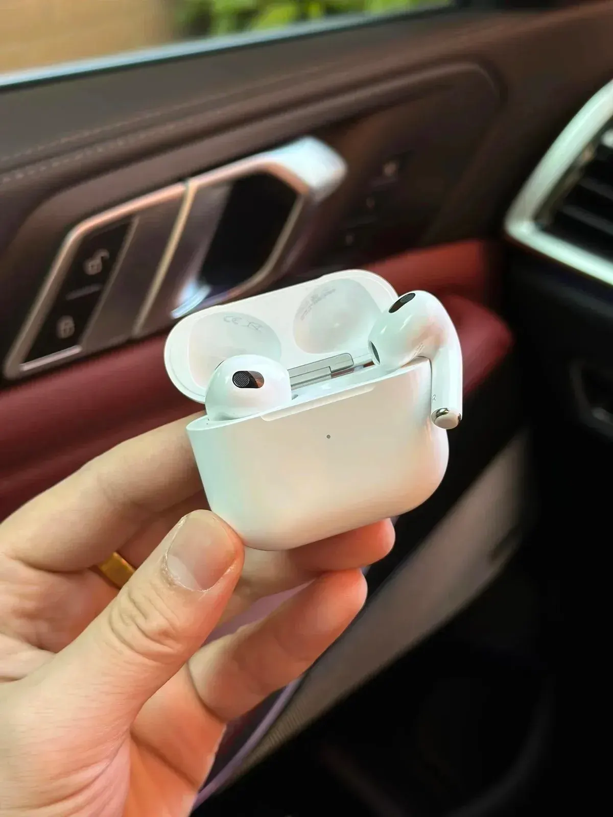 App1e AirPods-Style Earbuds and Case